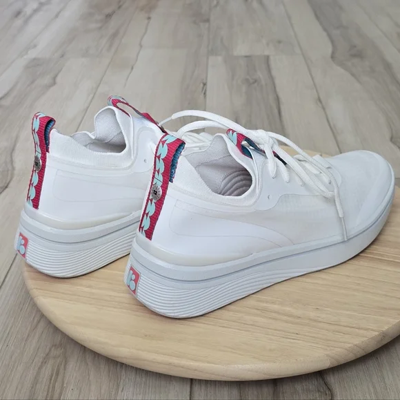 Bala Sneakers - Picture 10 of 12